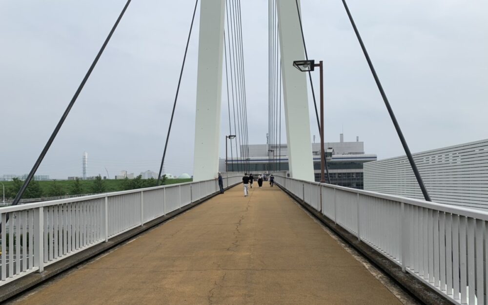 戸田競艇第1駐車場と本場を繋ぐ橋