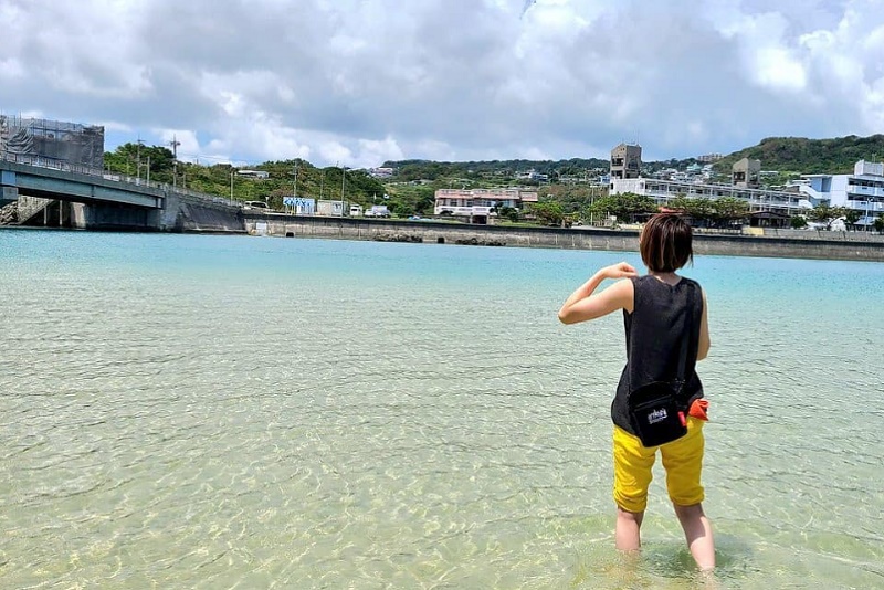 川野芽唯とは？2016年に沖縄へ移住した理由は？