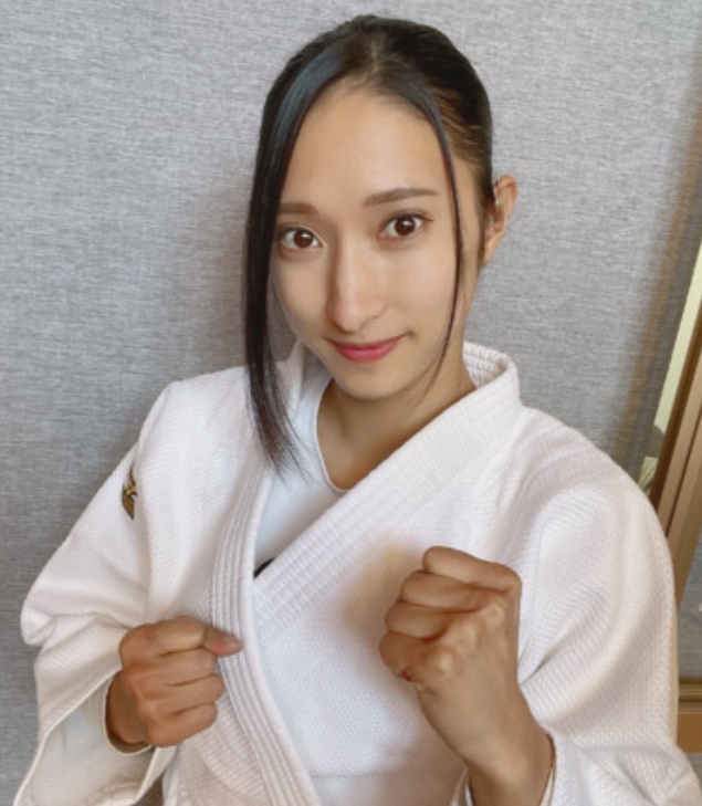 柔道着のかわいい刑部亜里紗