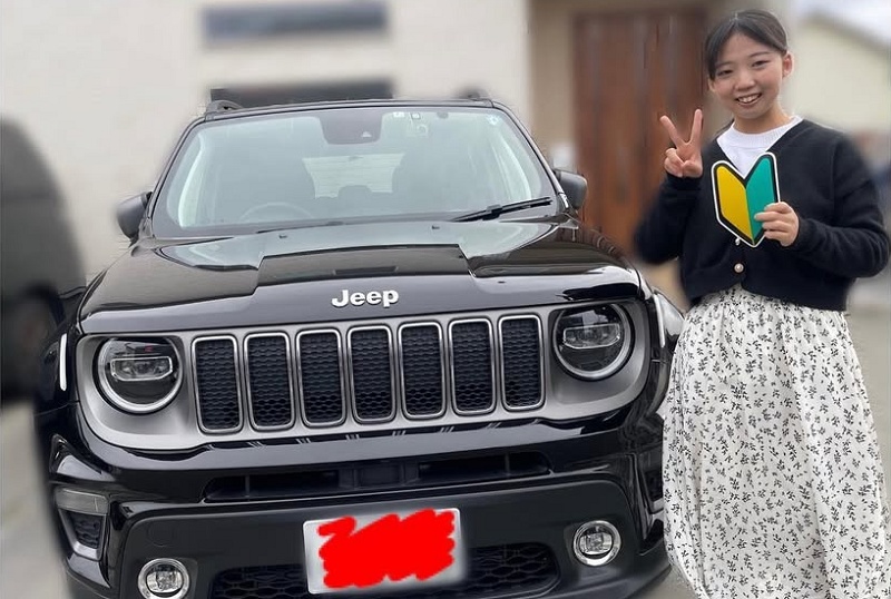石原凪紗の愛車は高級アメ車のJeep